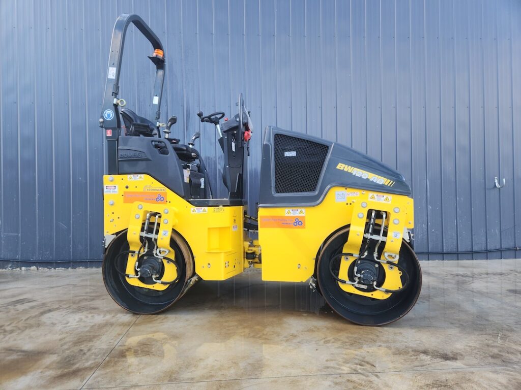 Bomag 2.7T Smooth Drum Roller For Hire